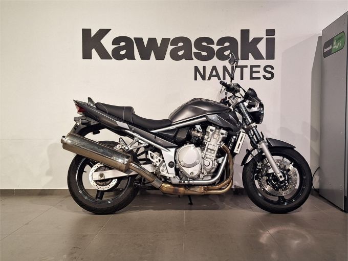SUZUKI GSF650 4
