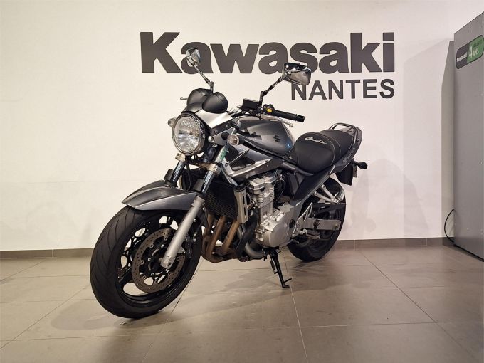 SUZUKI GSF650 4