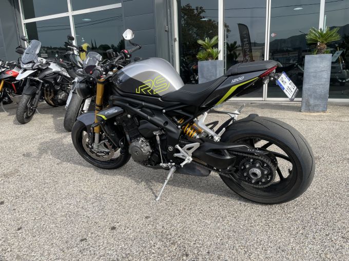 TRIUMPH SPEED TRIPLE 1200 RS 4