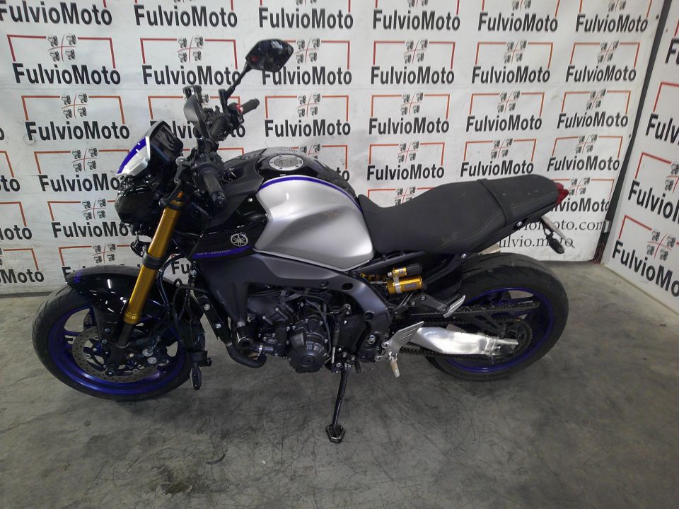 YAMAHA MT-09 SP 4
