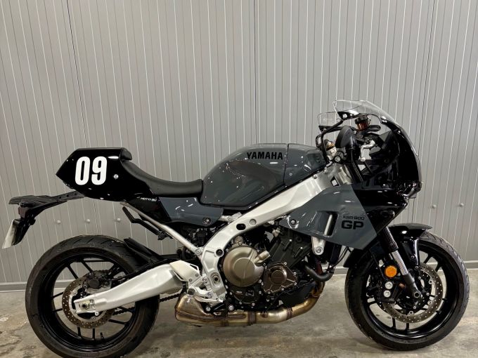 YAMAHA XSR 900 GP 4