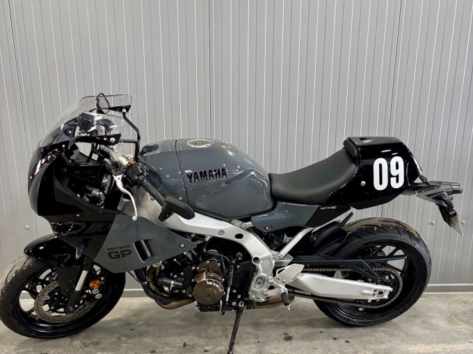 YAMAHA XSR 900 GP 4