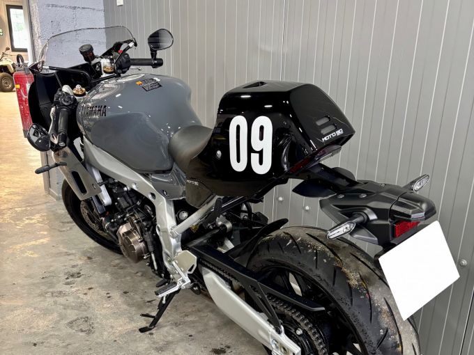 YAMAHA XSR 900 GP 4