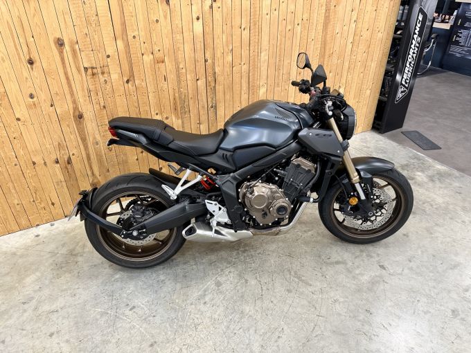 HONDA CB 650 R 4