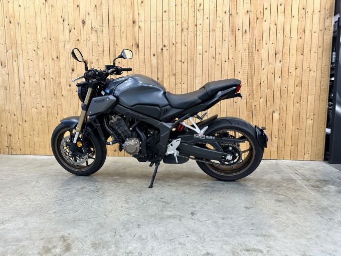 HONDA CB 650 R 4