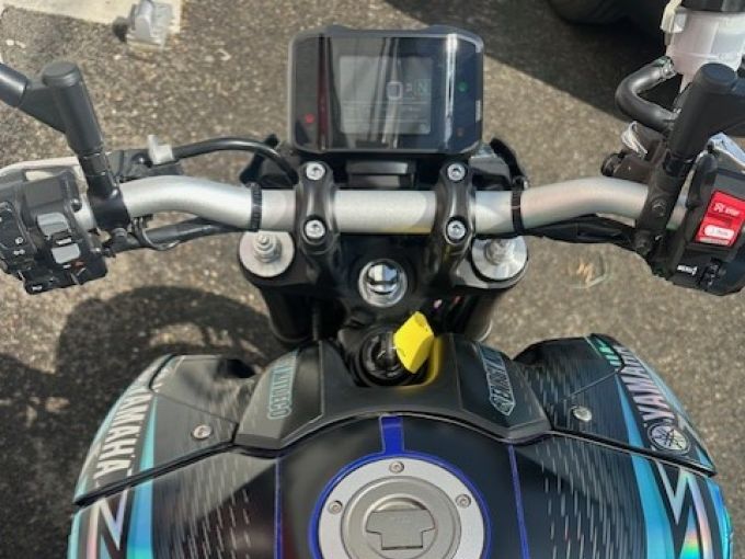 YAMAHA MT-09 4