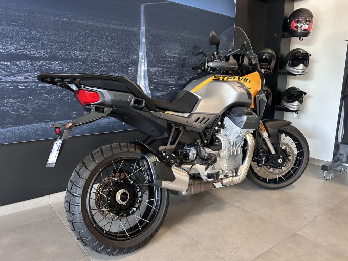 MOTO GUZZI STELVIO 4
