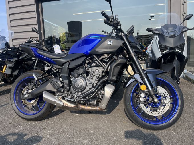 YAMAHA MT-07 Y-AMT 4