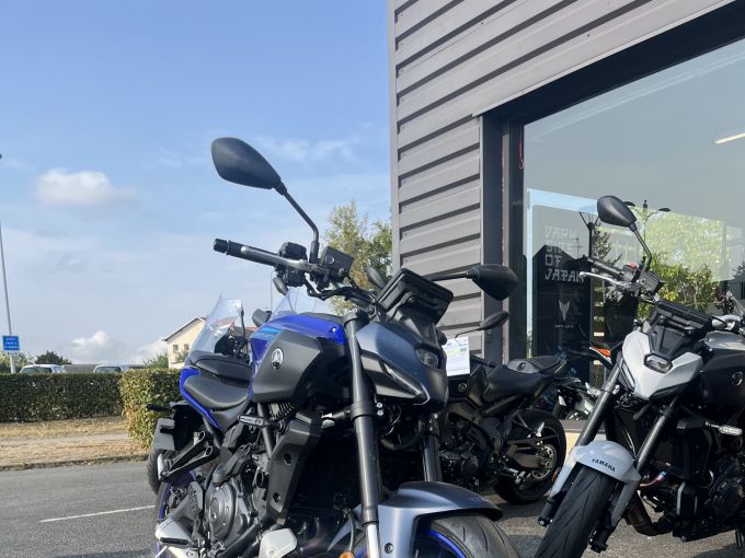 YAMAHA MT-07 Y-AMT 4
