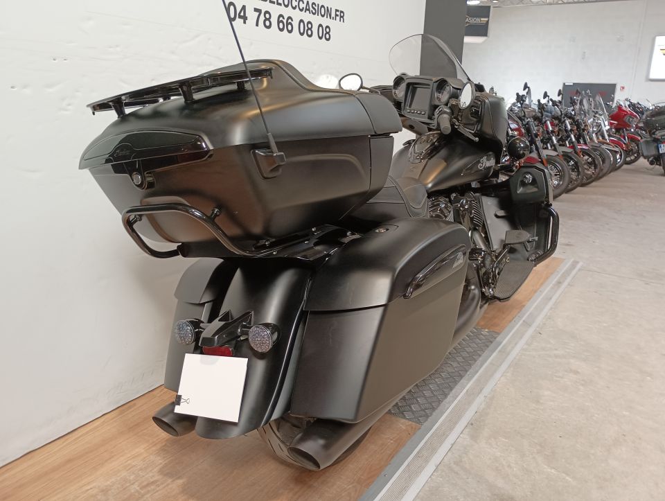 INDIAN ROADMASTER DARK HORSE 4