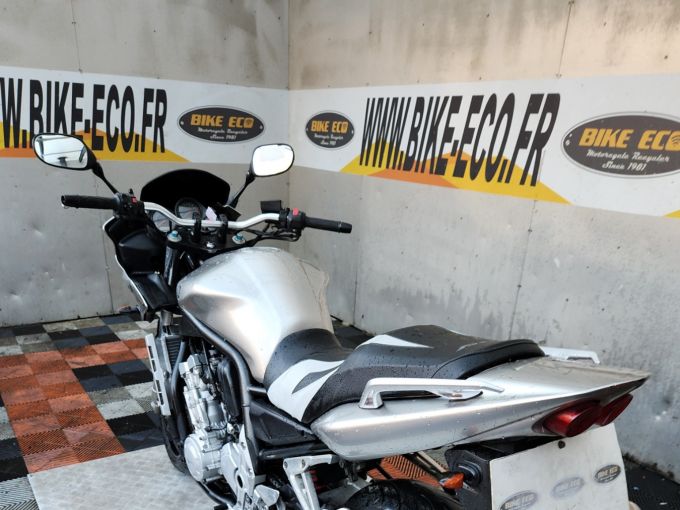 YAMAHA FZS FAZER 1000 4