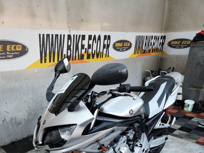 YAMAHA FZS FAZER 1000 4