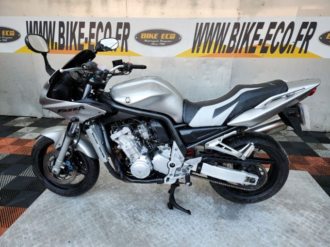 YAMAHA FZS FAZER 1000 4