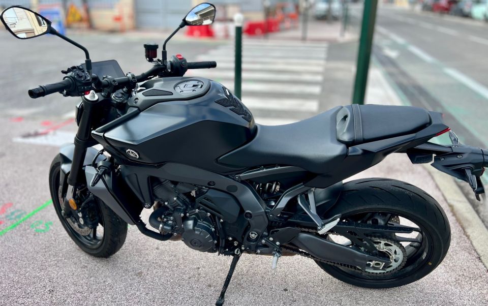 YAMAHA MT-09  Y-AMT 4