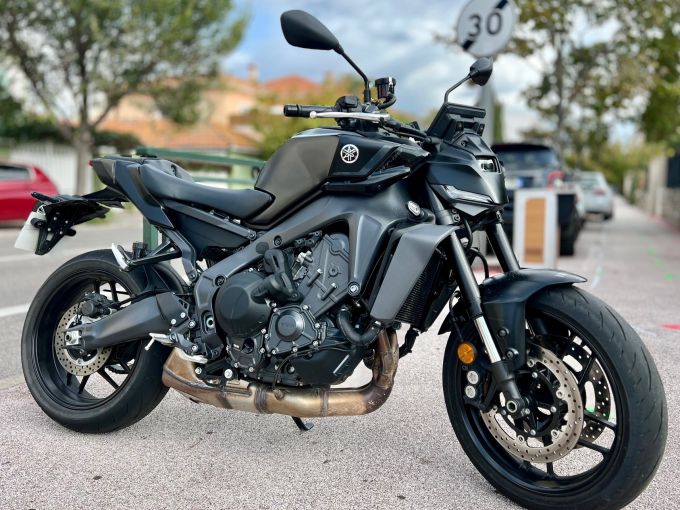 YAMAHA MT-09  Y-AMT 4