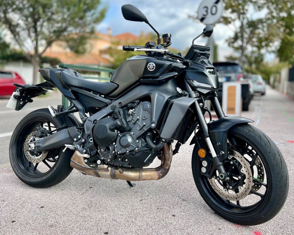 YAMAHA MT-09  Y-AMT 4