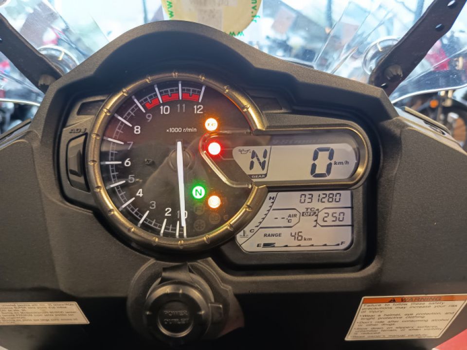 SUZUKI V-STROM 1000 4
