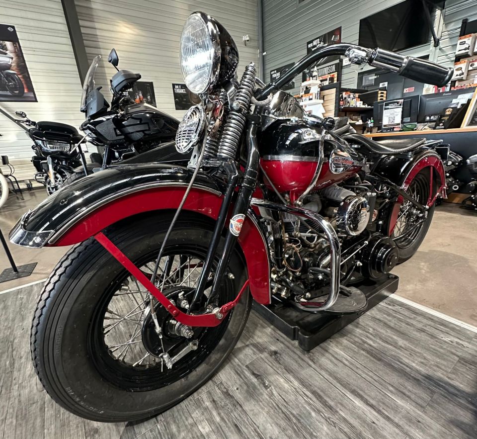 HARLEY-DAVIDSON FLAT HEAD 750 4