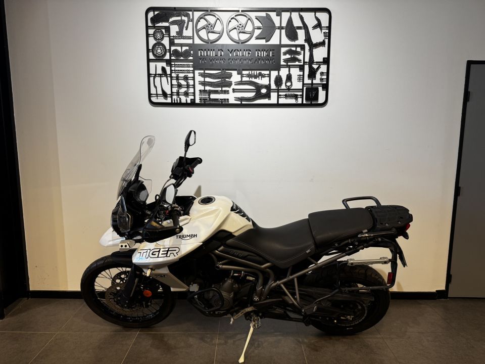 TRIUMPH TIGER 800 XCA 4