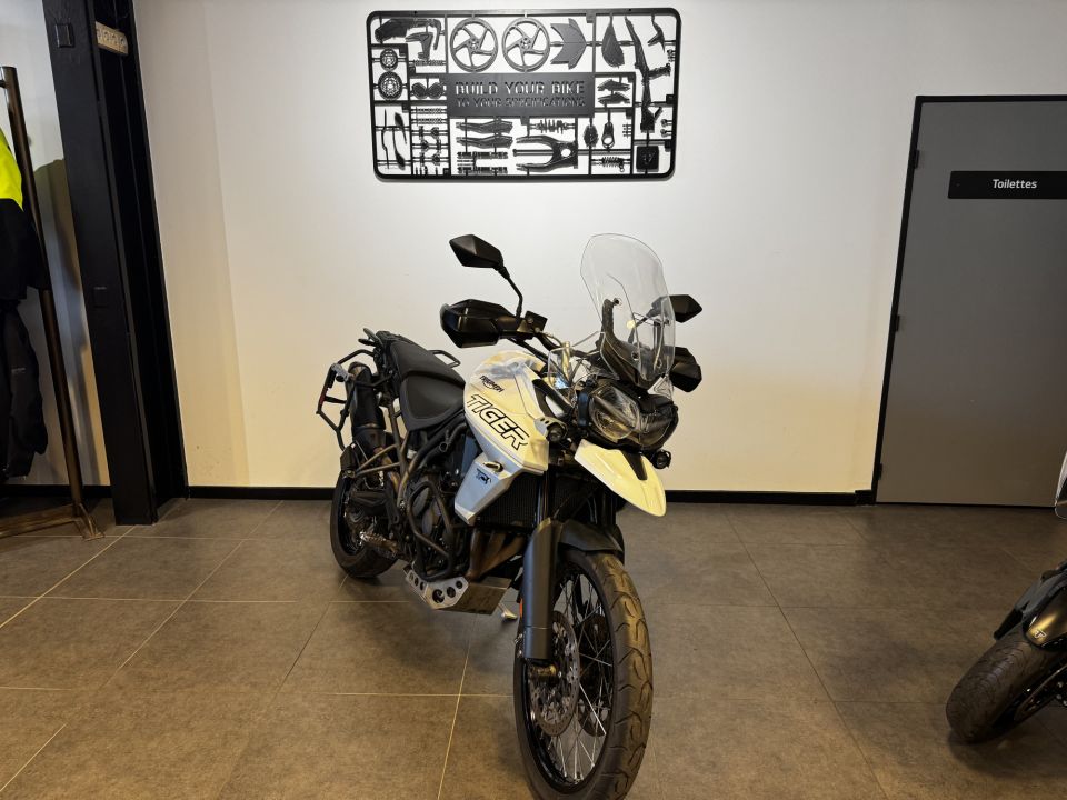 TRIUMPH TIGER 800 XCA 4
