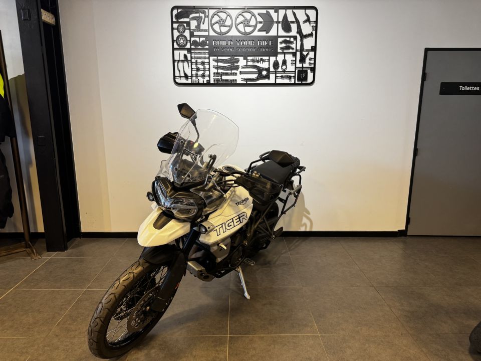 TRIUMPH TIGER 800 XCA 4