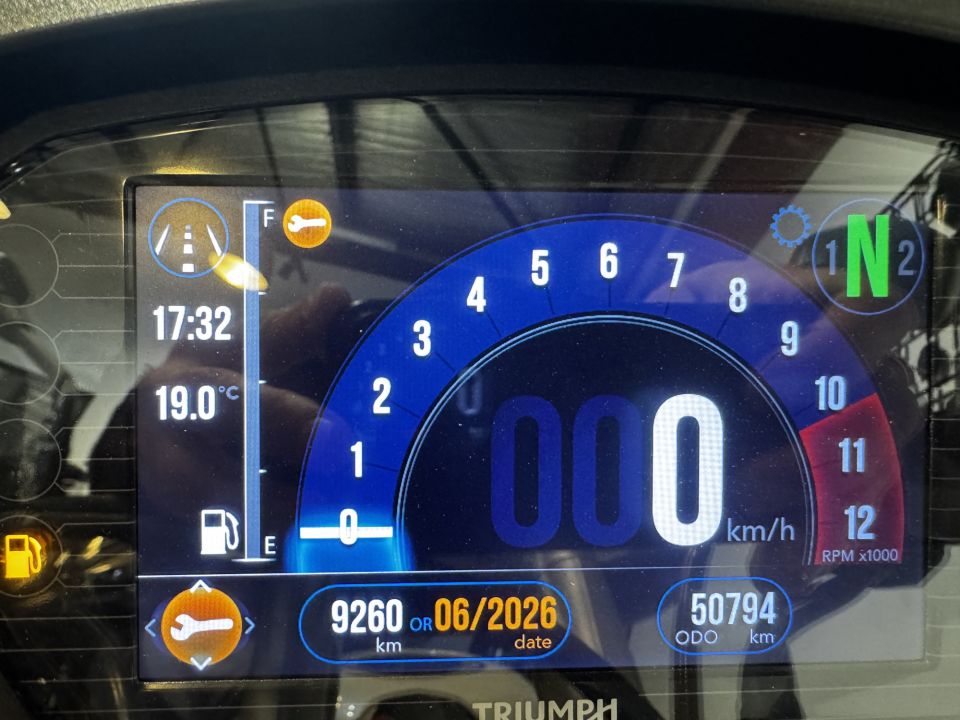 TRIUMPH TIGER 800 XCA 4