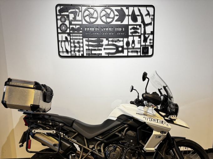TRIUMPH TIGER 800 XCA 4