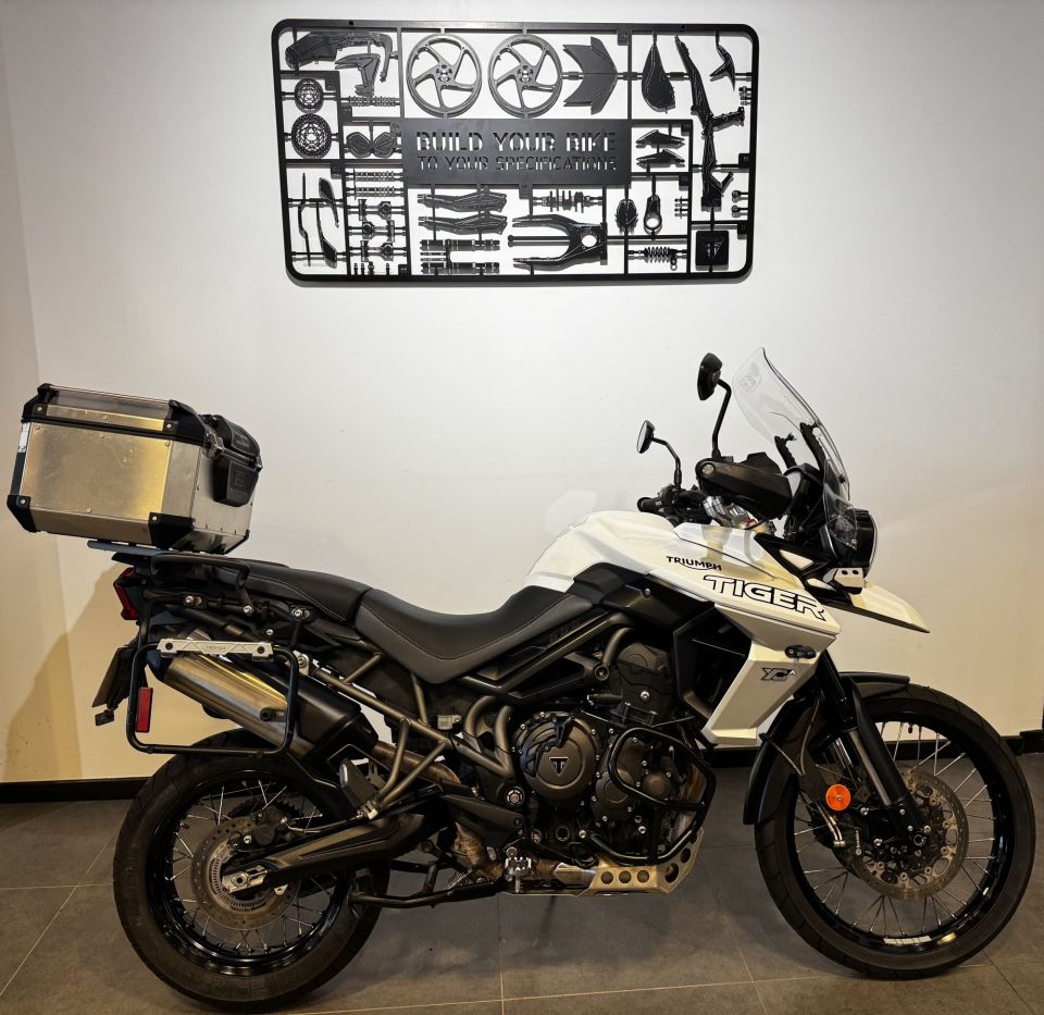 TRIUMPH TIGER 800 XCA 4