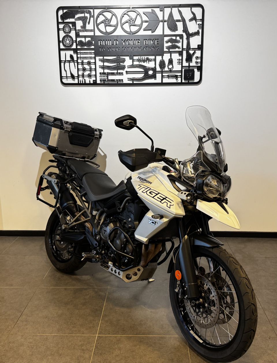 TRIUMPH TIGER 800 XCA 4