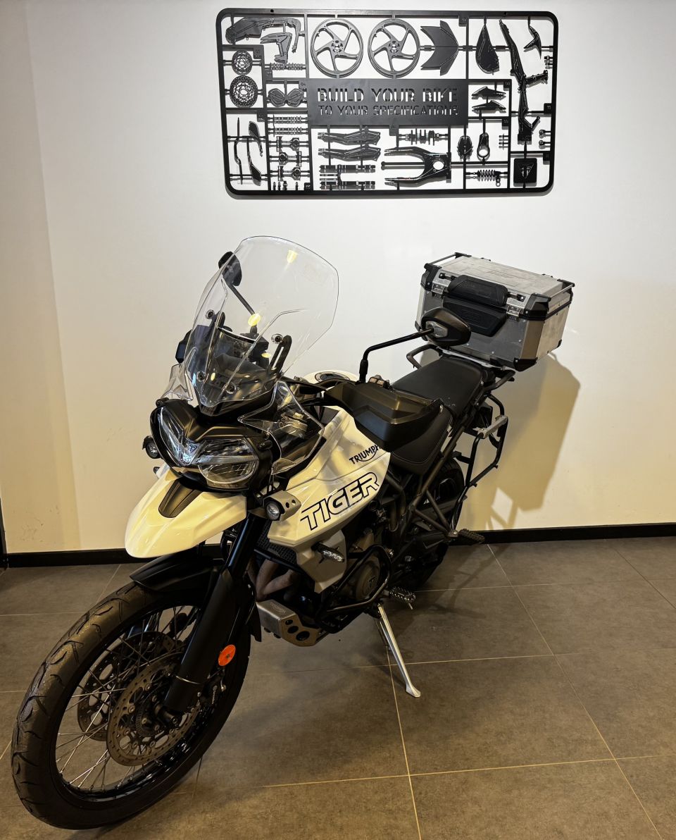 TRIUMPH TIGER 800 XCA 4