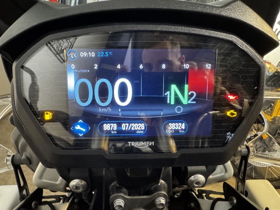 TRIUMPH TIGER 800 XCA 4