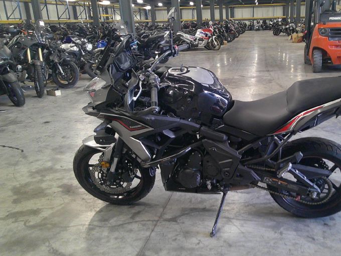 KAWASAKI VERSYS 650 4