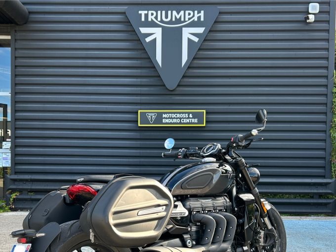 TRIUMPH ROCKET 3 R STORM 4