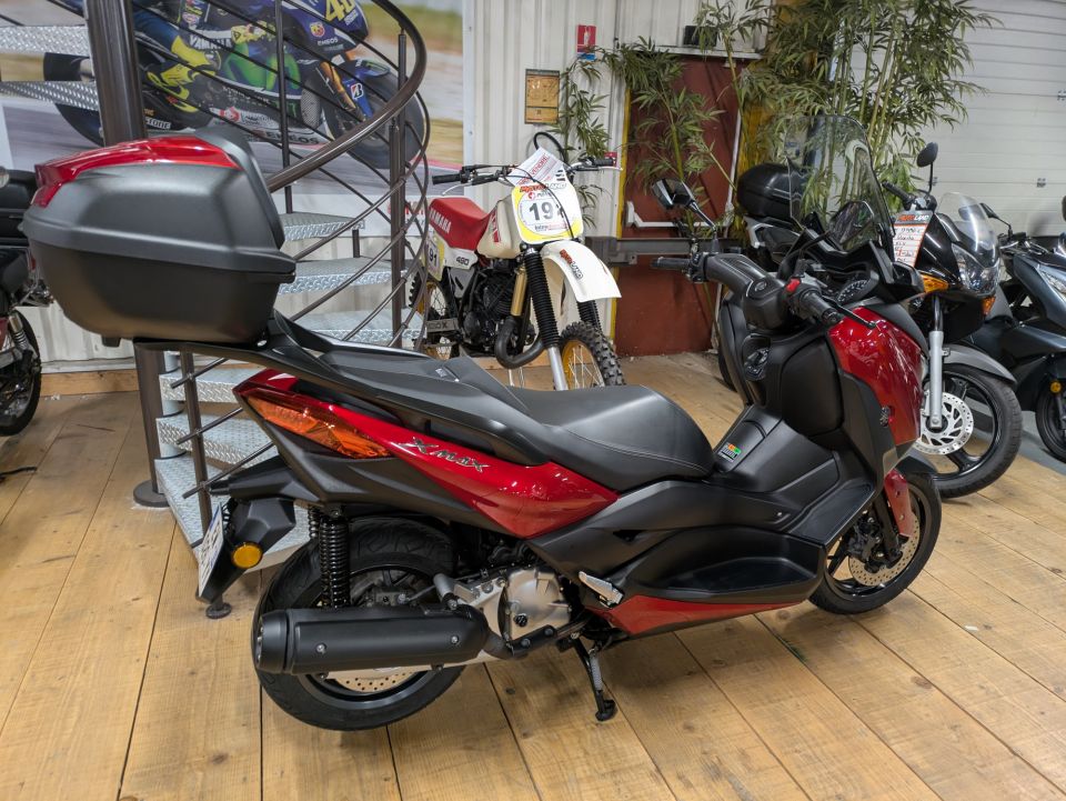 YAMAHA XMAX 125 4