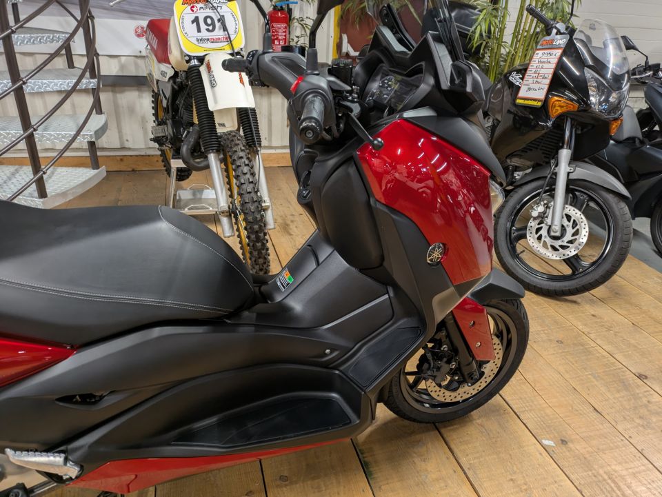 YAMAHA XMAX 125 4
