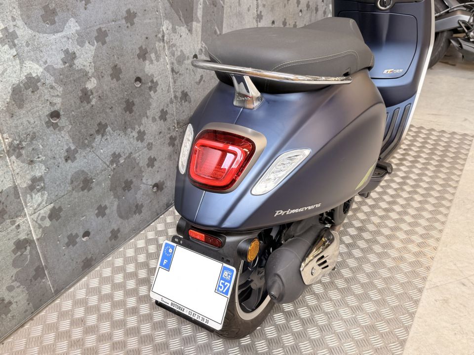 VESPA PRIMAVERA 125 4