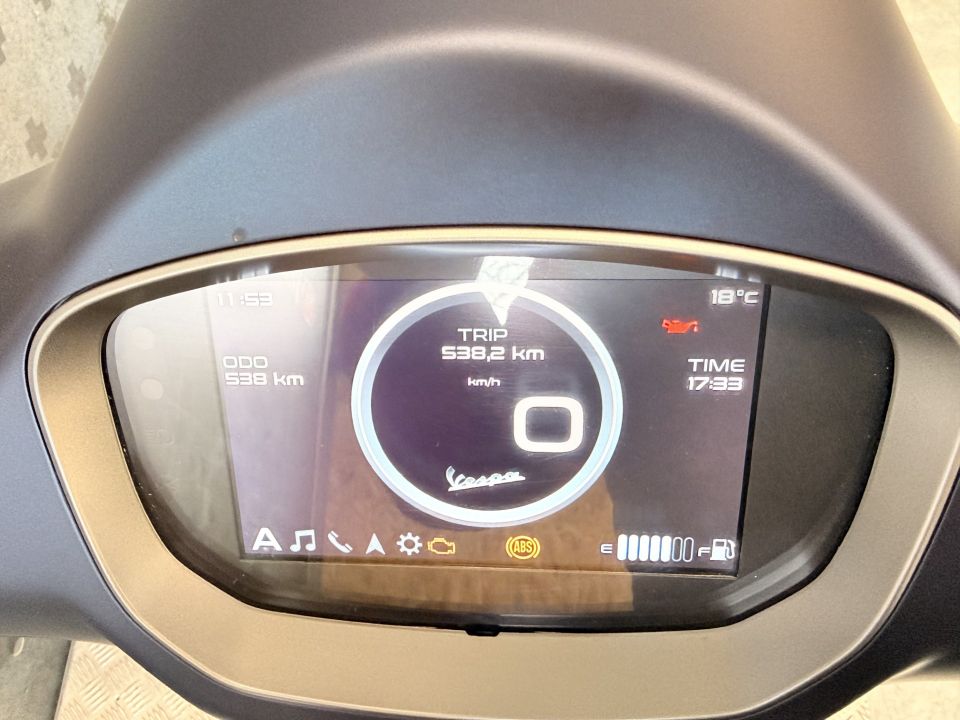 VESPA PRIMAVERA 125 4