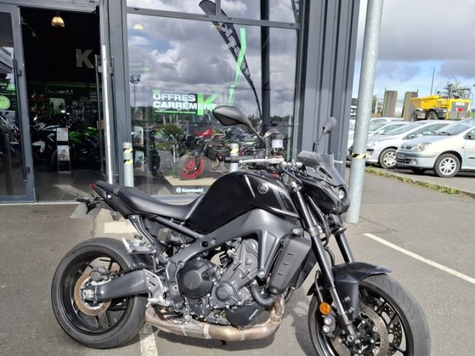 YAMAHA MT-09 4