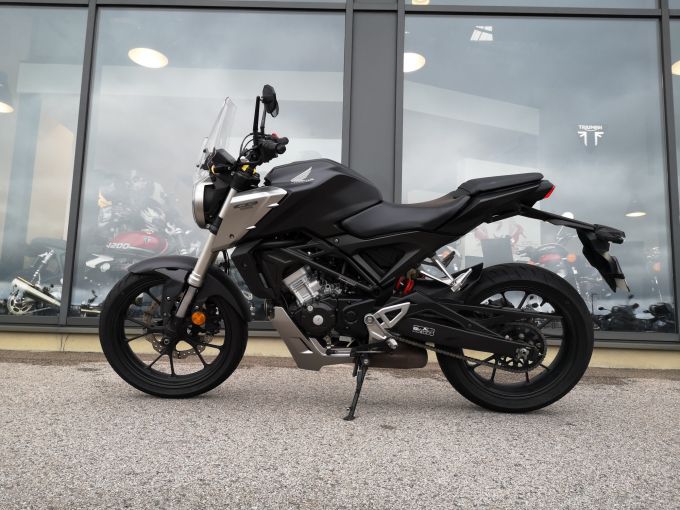 HONDA CB 125  R 4