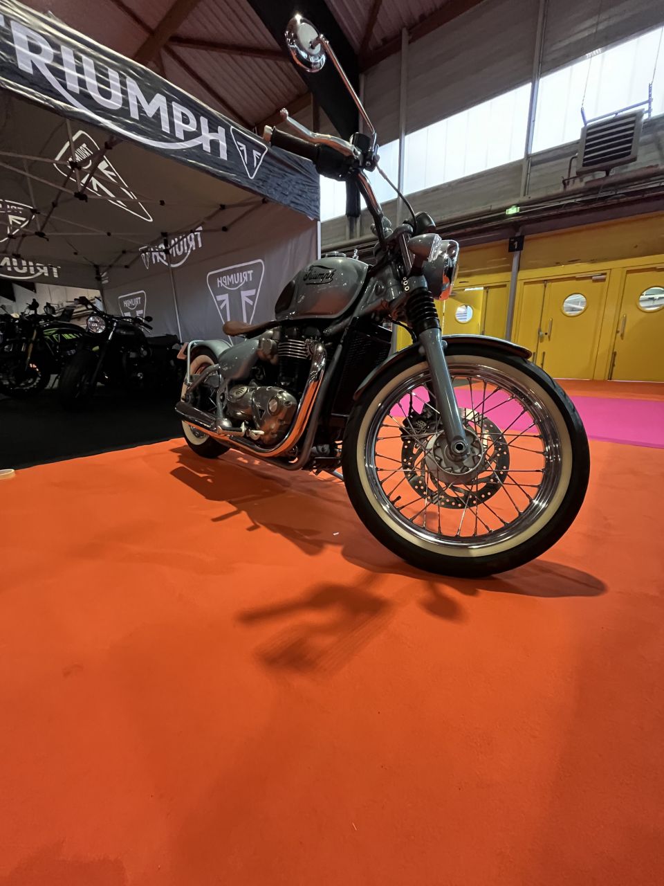 TRIUMPH 1200 BOBBER (Thunderbird 1949) 4