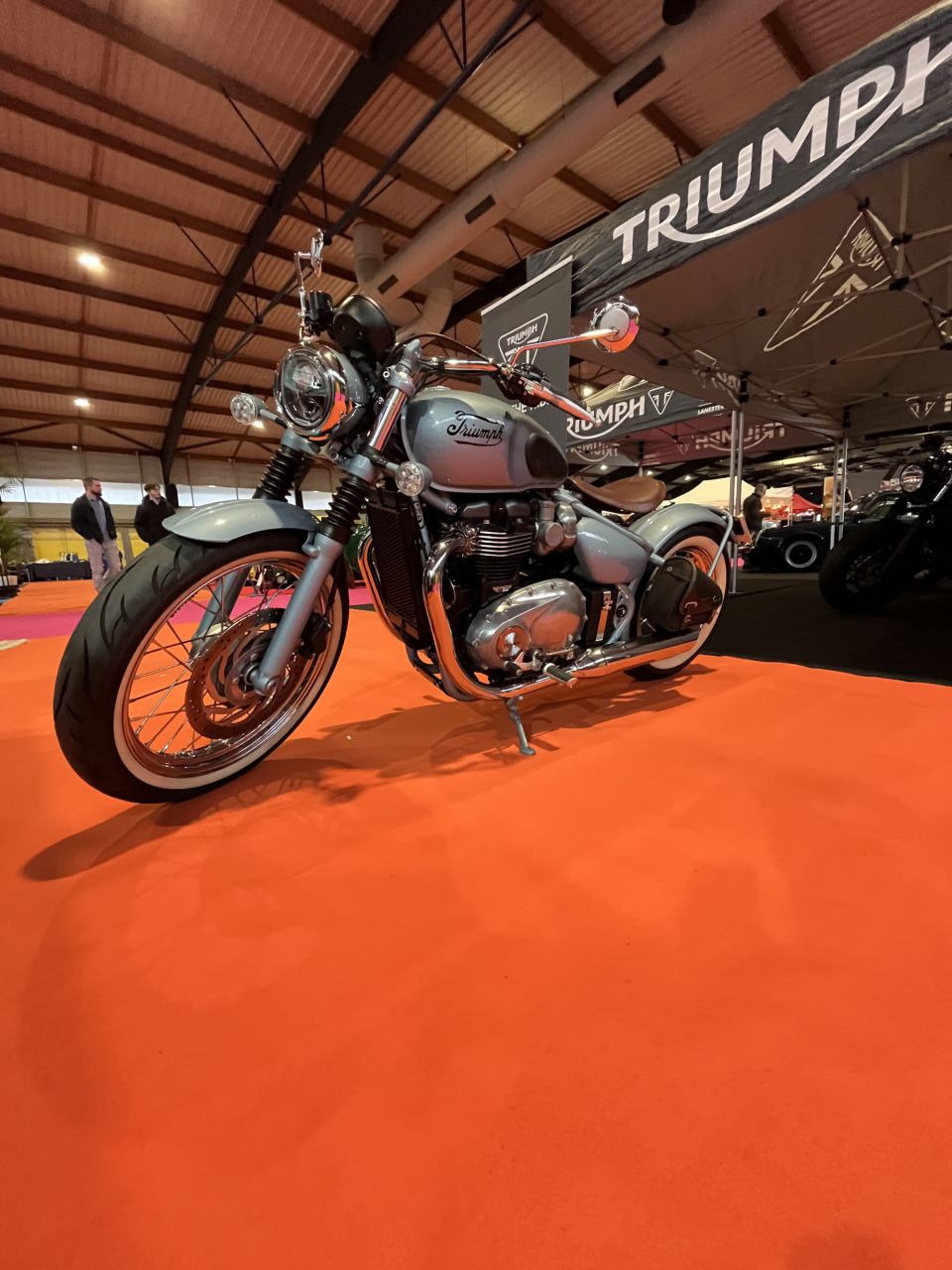 TRIUMPH 1200 BOBBER (Thunderbird 1949) 4