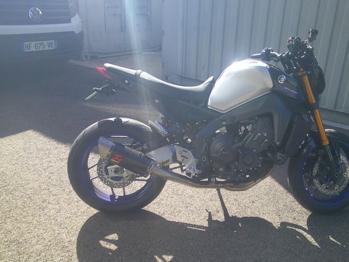 YAMAHA MT-09 4