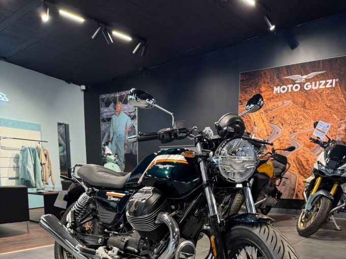 MOTO GUZZI V7 SPECIAL 4