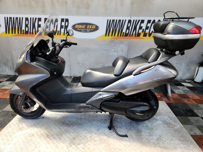 HONDA fjs 400 silverwing 4