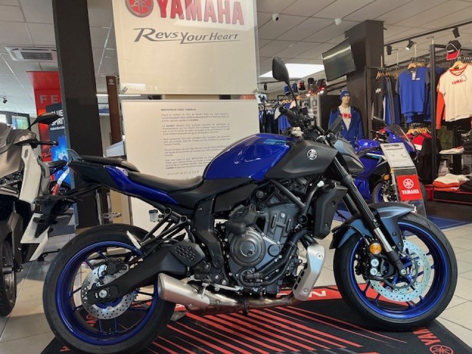 YAMAHA MT-07 Y-AMT 4