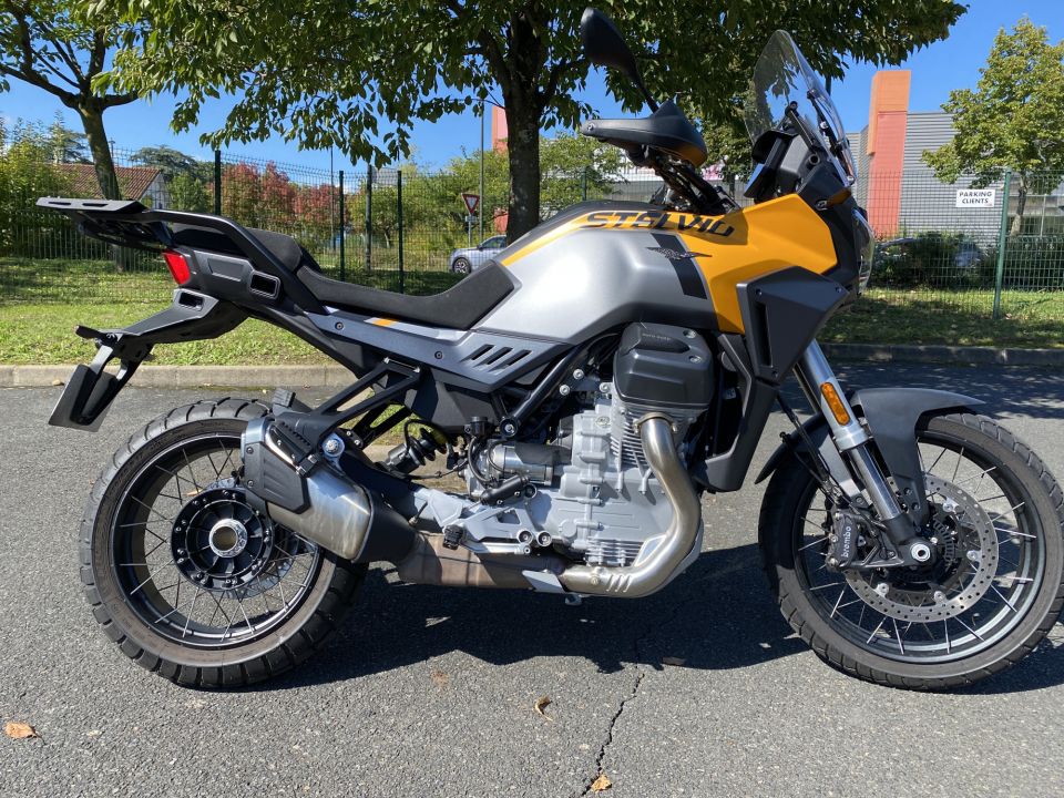 MOTO GUZZI STELVIO 4