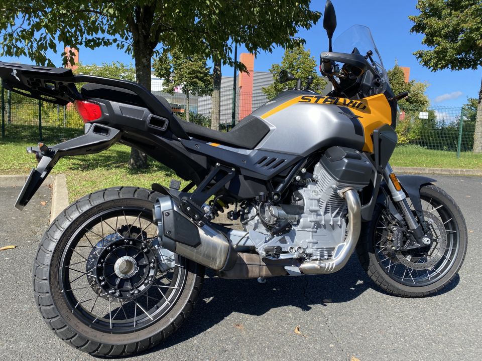 MOTO GUZZI STELVIO 4