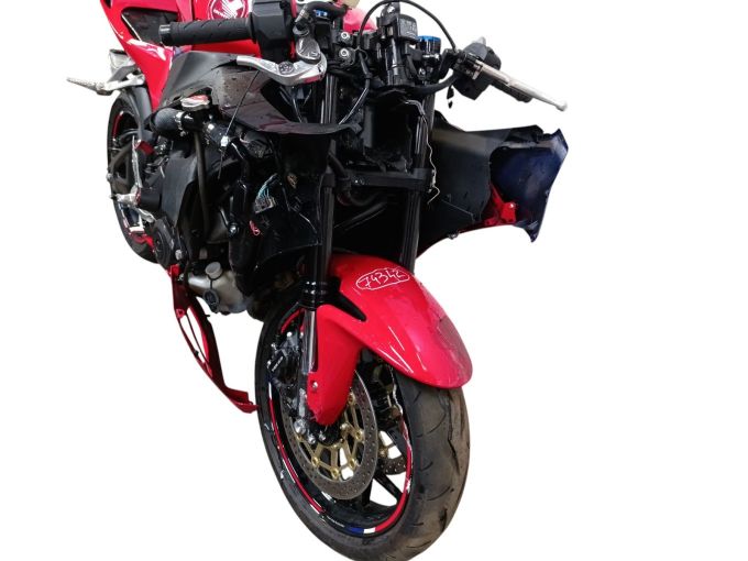 HONDA CBR 600 RR 4