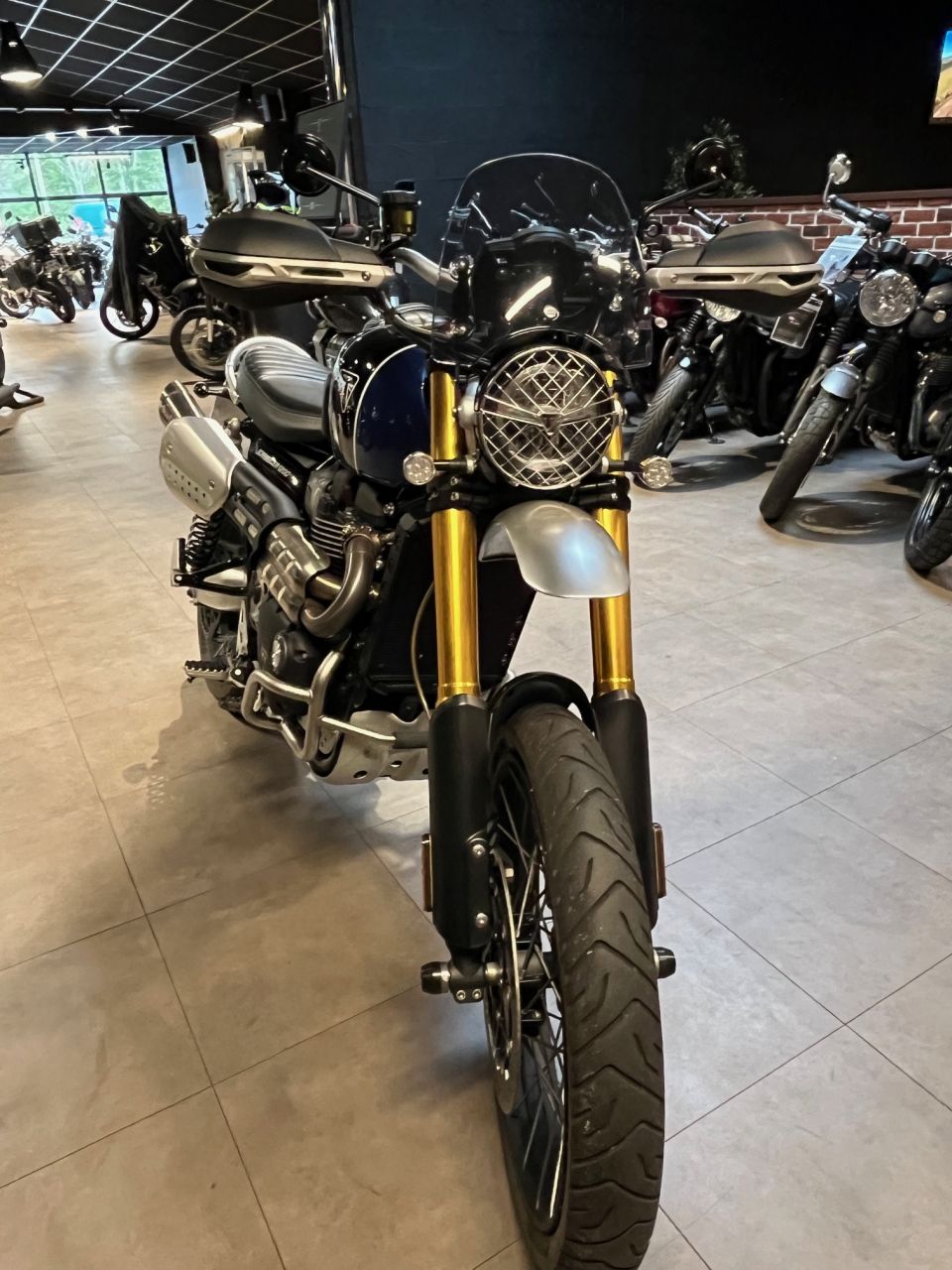 TRIUMPH SCRAMBLER 1200 XE 4