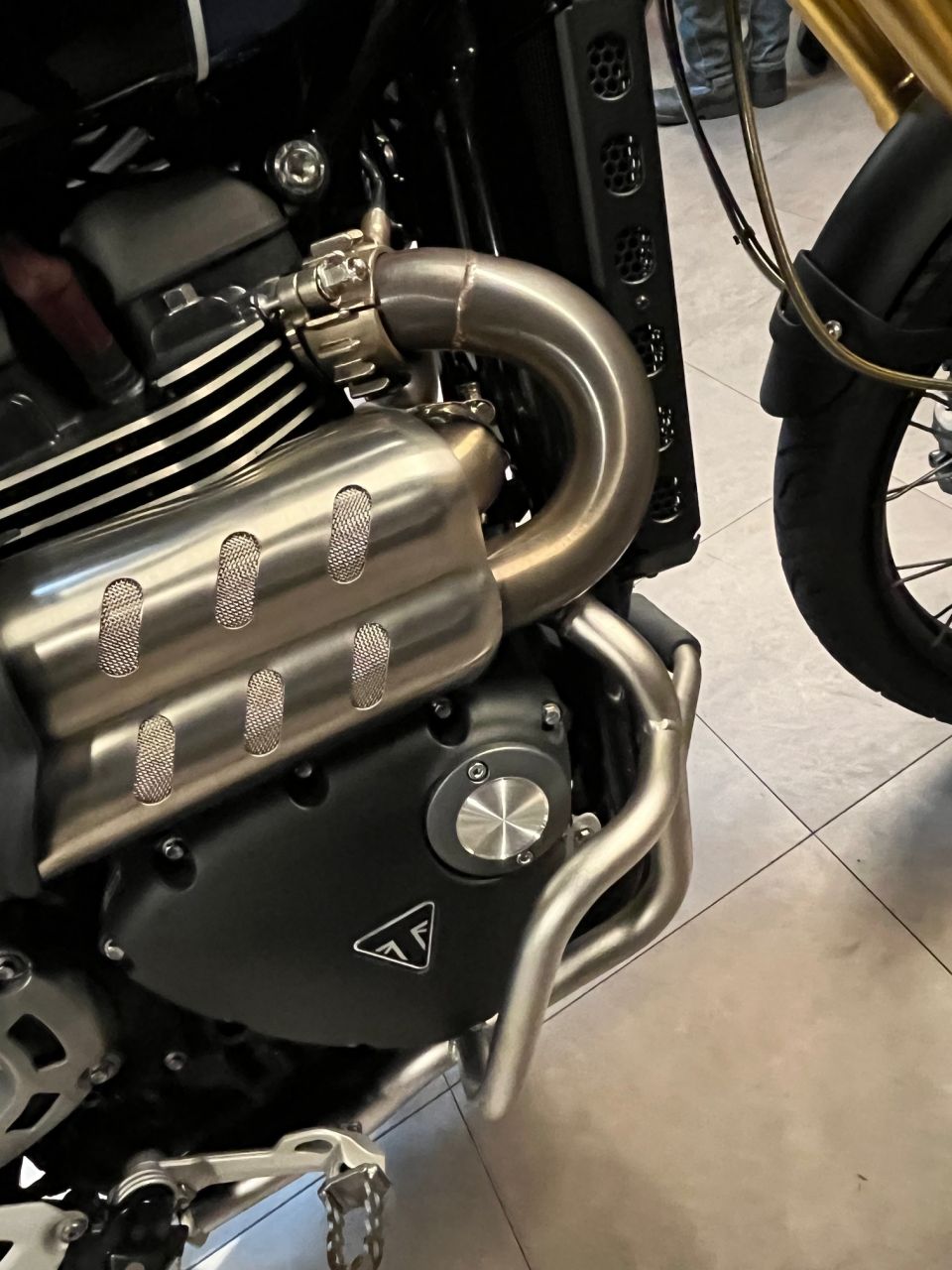 TRIUMPH SCRAMBLER 1200 XE 4